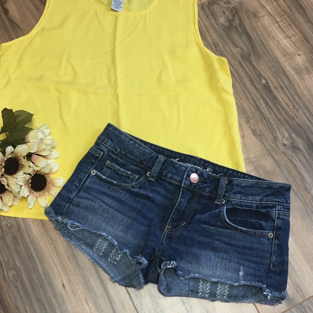 American Eagle Denim Short Shorts Distressed Size 4 EUC